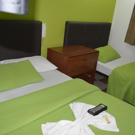 Hotel Las Palmas Fontibon Bogotá Exteriör bild