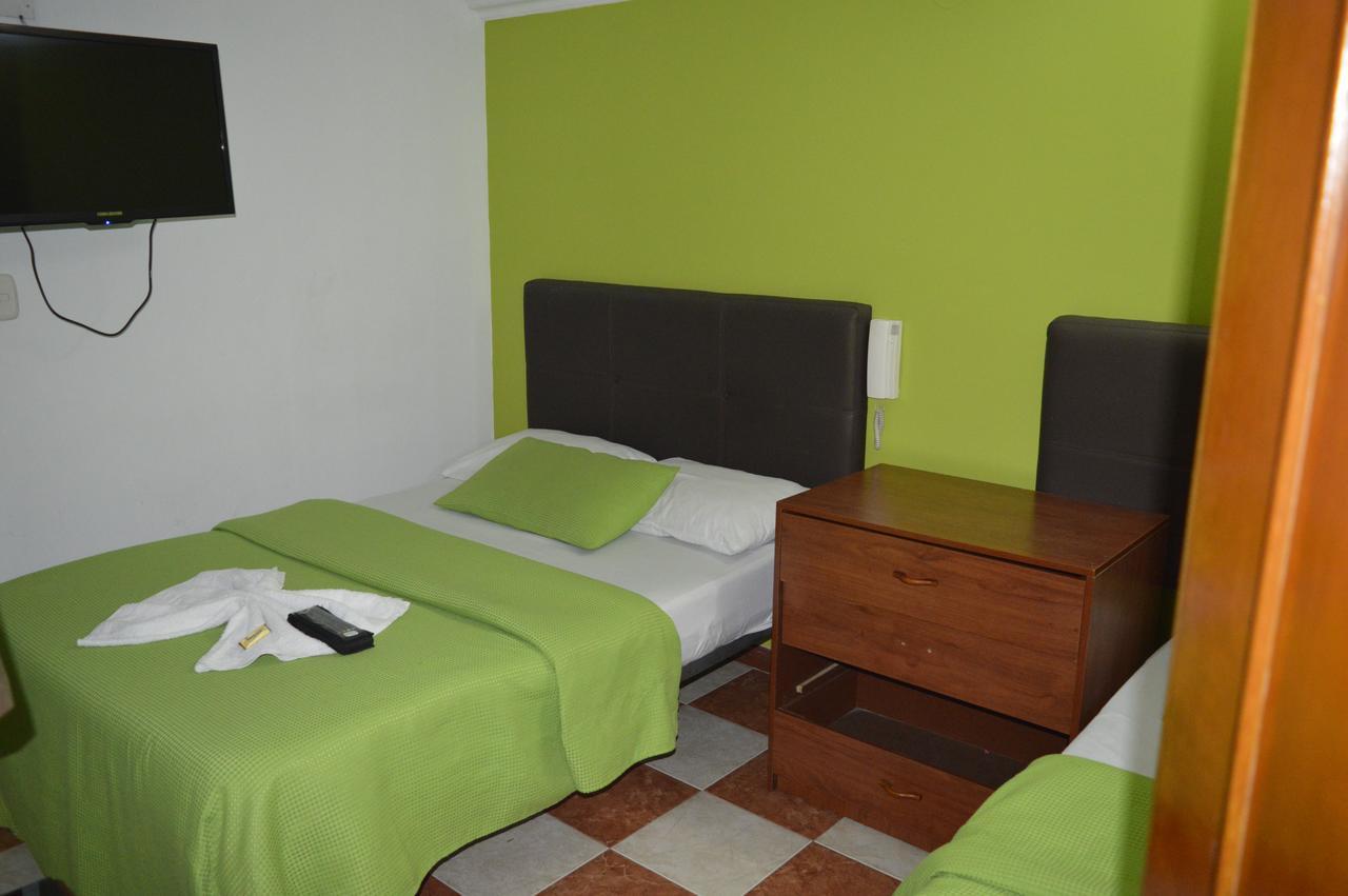 Hotel Las Palmas Fontibon Bogotá Exteriör bild